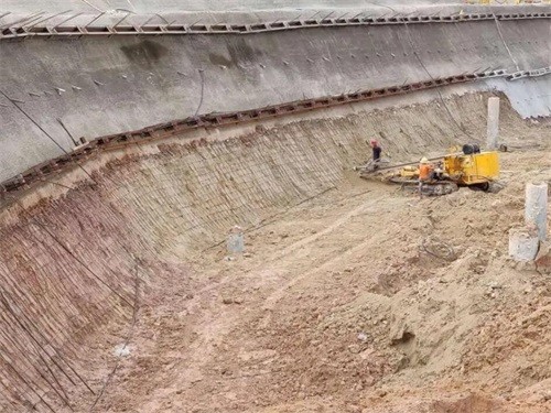 汉源基坑边坡加固